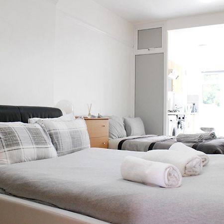 Large Studio Garden Flat On Golders Green Road London Ngoại thất bức ảnh