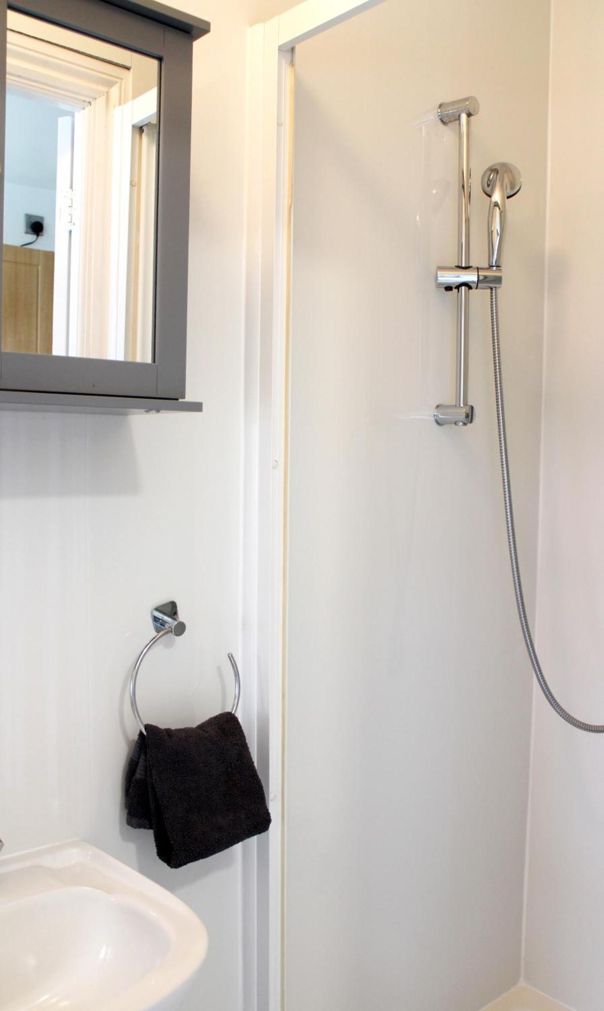 Large Studio Garden Flat On Golders Green Road London Ngoại thất bức ảnh
