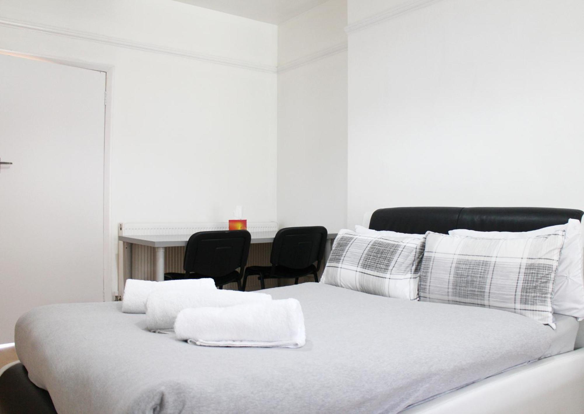 Large Studio Garden Flat On Golders Green Road London Ngoại thất bức ảnh